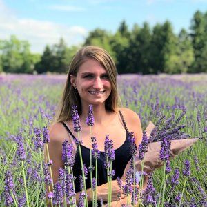 Meet your Posher, Dana